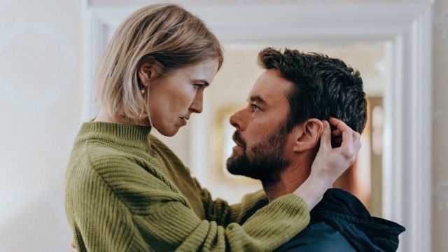 Freezing Embrace - Season 2 - Episode 1