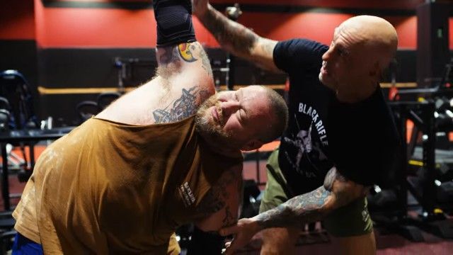 A DAY IN THE GYM WITH ACTION BRONSON & JOE ROGAN: PART 1