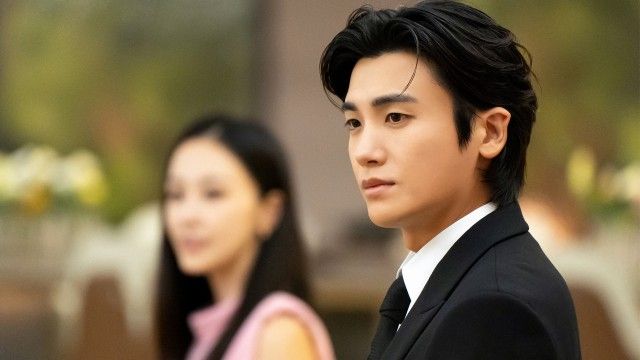 Dong-ju, Steals 2 Trillion Won to Stay Alive
