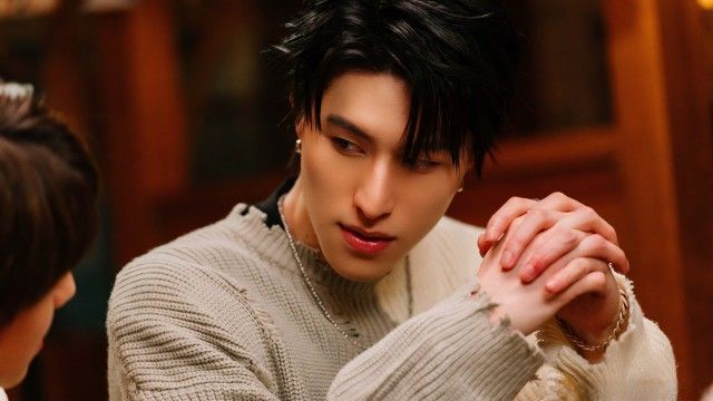 Liking and Love Both Happen in an Instant