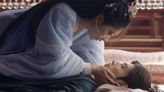 The Man Who Fights Lightning with His Bare Hands is the Ultimate Catch