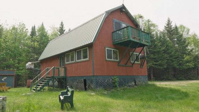 Off-Grid in the North Woods (1)