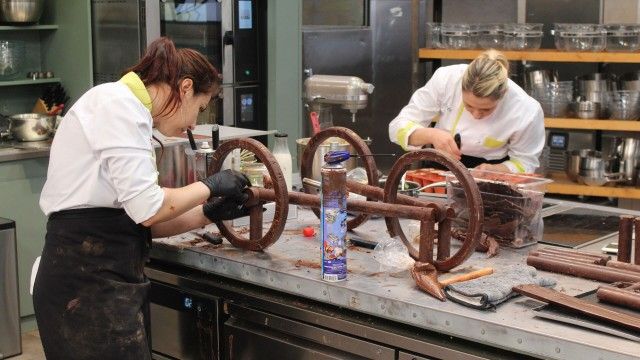 Tarte Aux Agrumes Meringuée & Chocolate Showpieces