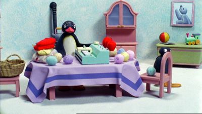 Pingu and the Knitting Machine