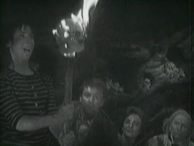 An Unearthly Child: The Firemaker (4)