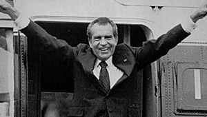 Nixon (3): The Fall