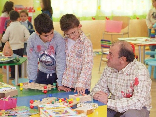 The Serrano - Season 6 - Episode 7