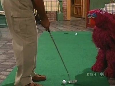 Telly Helps Gordon Play Golf