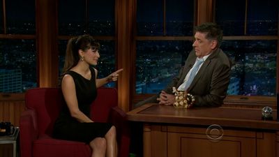 Ted Danson, Hannah Simone