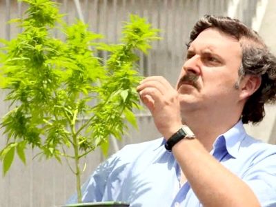 Escobar es elegido como 'honorable' representante a la Cámara