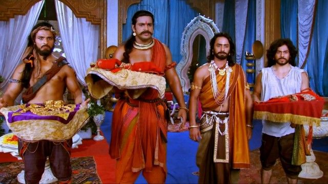 Bhishma asks Arjun to end fight