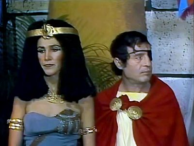 La que nace pa’ Cleopatra no pasa de Julio César