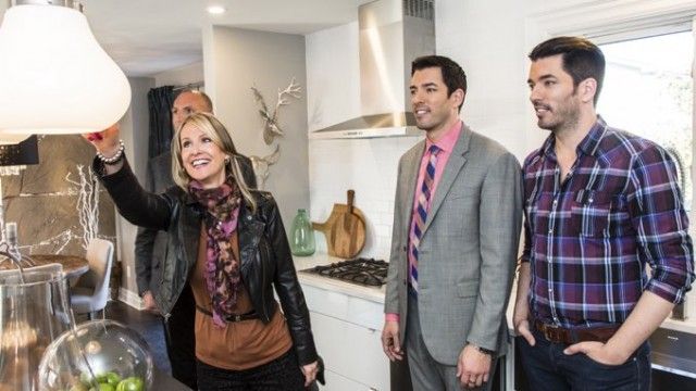 She Wants a Fully-Loaded Suburban Home [Nancy]
