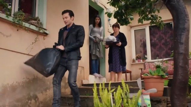 Waiting For The Sun - Season 1 - Episode 38