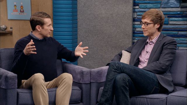 Stephen Merchant Wears a Checkered Shirt and Rolled Up Jeans