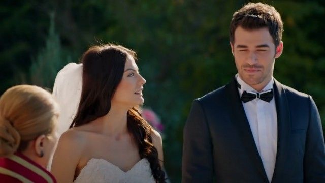 Butterflies (2015) - Season 1 - Episode 23