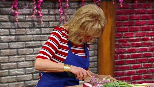 Celebrity: Hawaiian Pig and a Poke