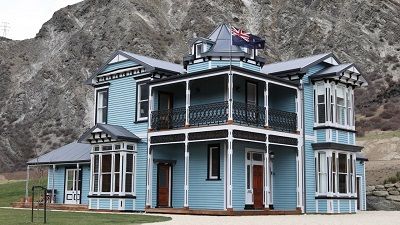 Queenstown: Moving Mansion