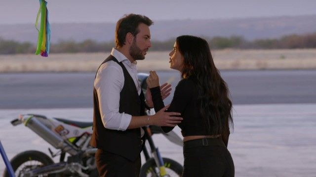 Rosario le confiesa a El Ángel que es el padre de su hija
