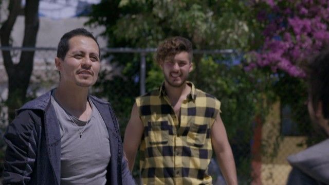 El Ángel le da una lección a Erick por robarle dinero de la venta de su mercancía